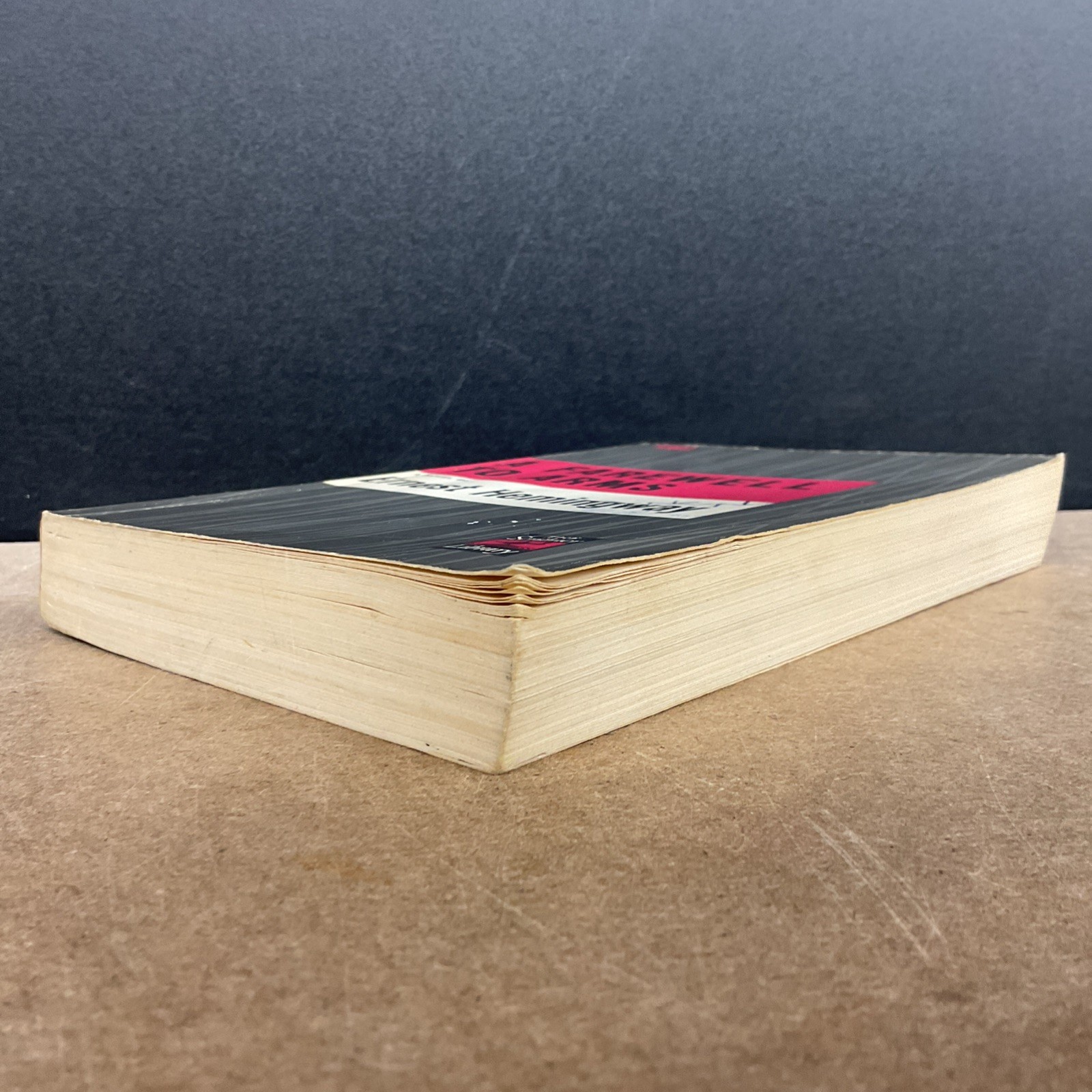 A Farewell To Arms A Novel By Ernest Hemingway Scribner Library Vintage