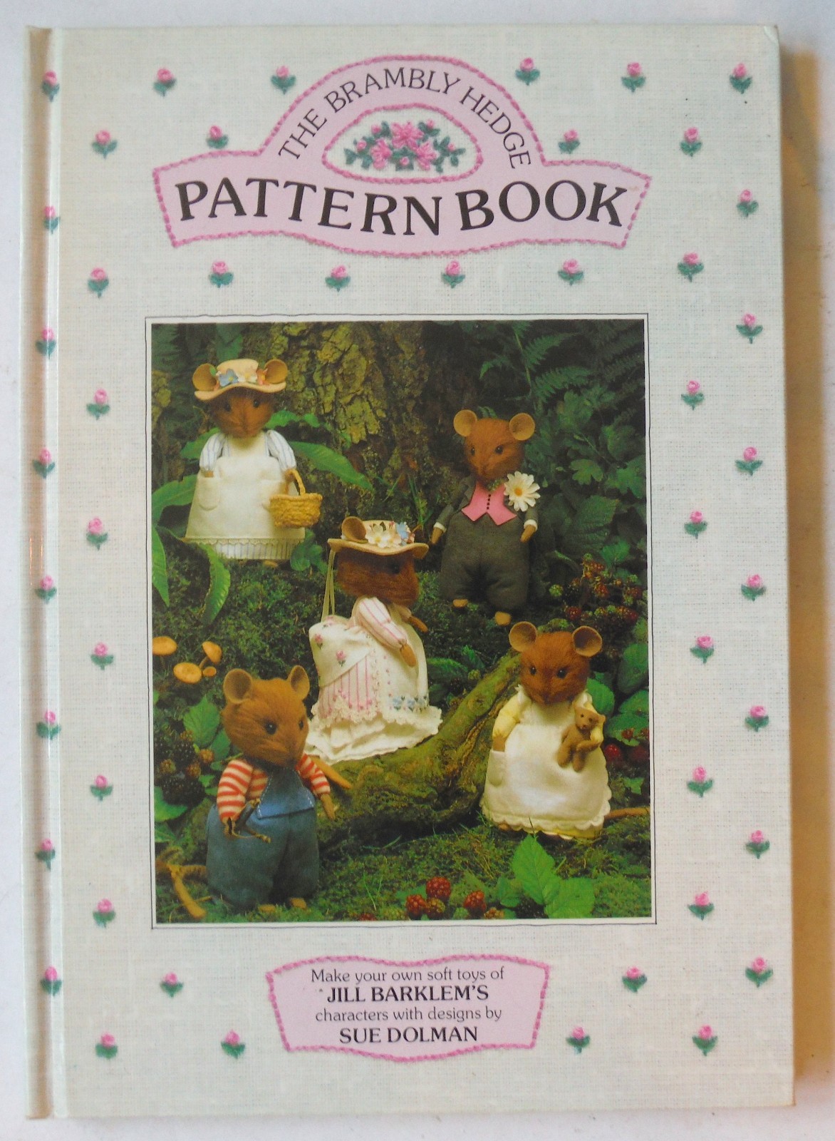 The Brambly Hedge Pattern Book Jill Barklem 1985 Soft Toys hardbound P8070