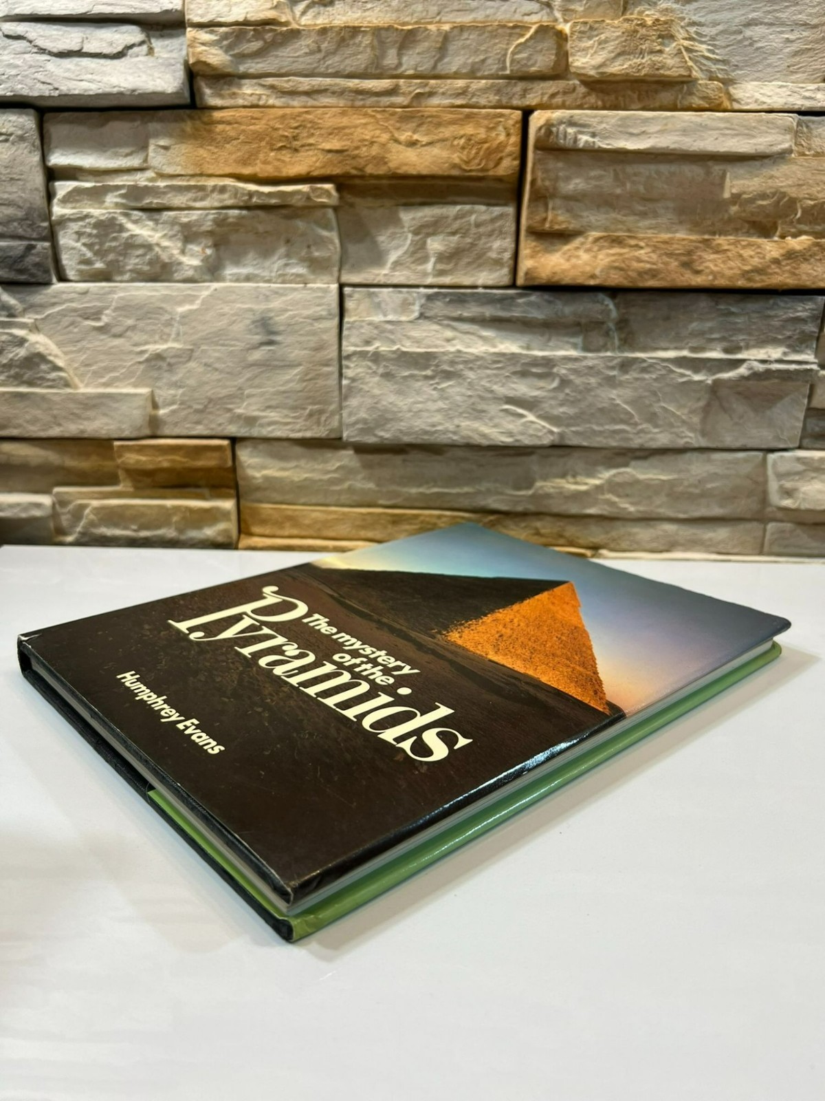 The Mystery of the Pyramids by Humphrey Evans 1979 First U.S. Edition HCDJ