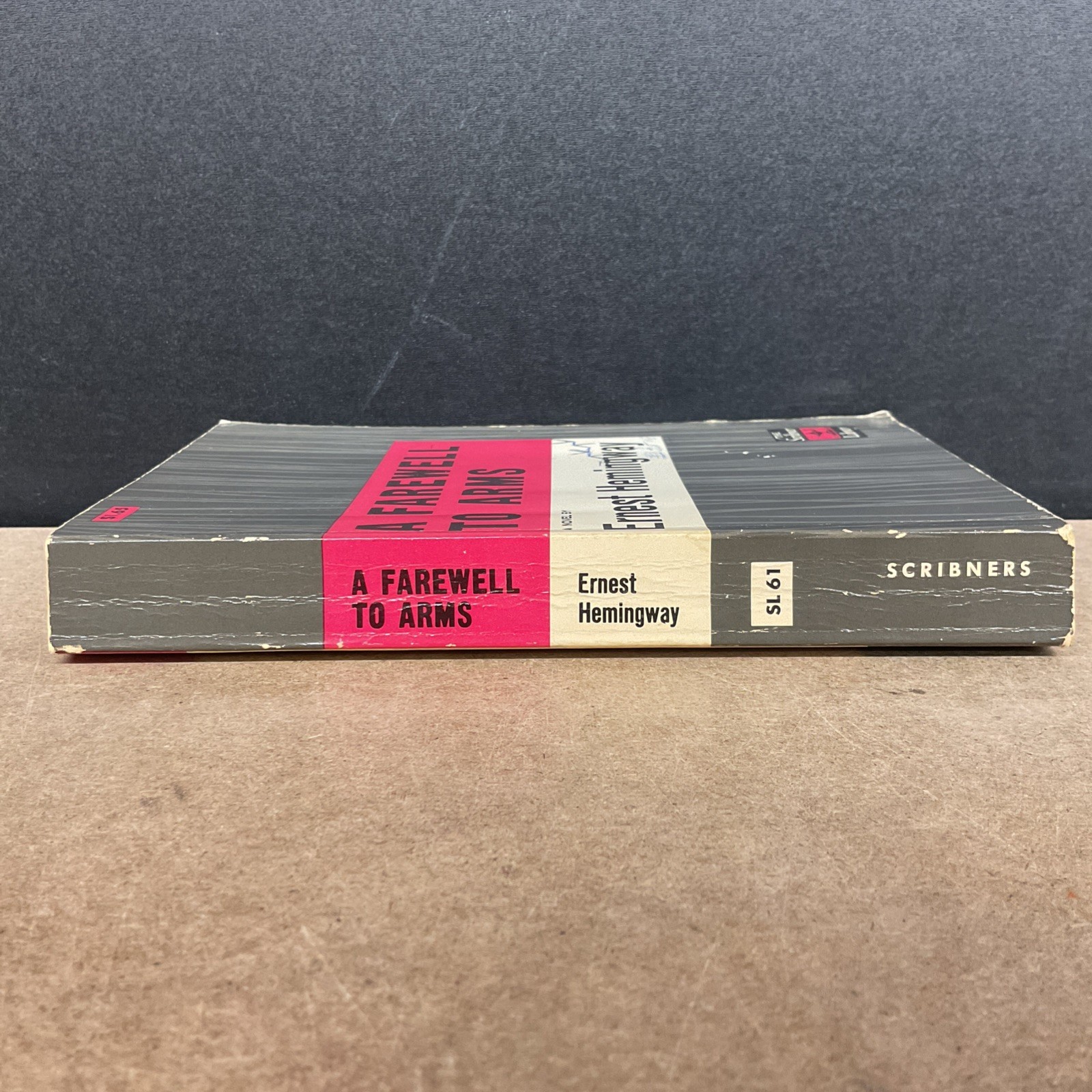 A Farewell To Arms A Novel By Ernest Hemingway Scribner Library Vintage