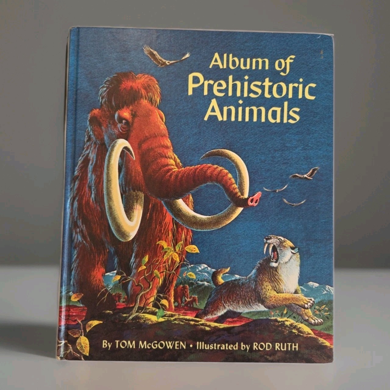 Album of Prehistoric Animals Tom McGowen 1974 First Edition First Printing ~ VG
