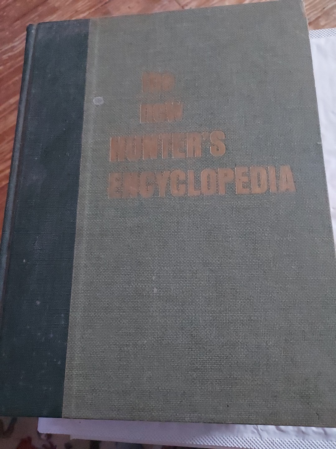 The New Hunters Encyclopedia editor Raymond R. Camp, 1966, 3rd Edition
