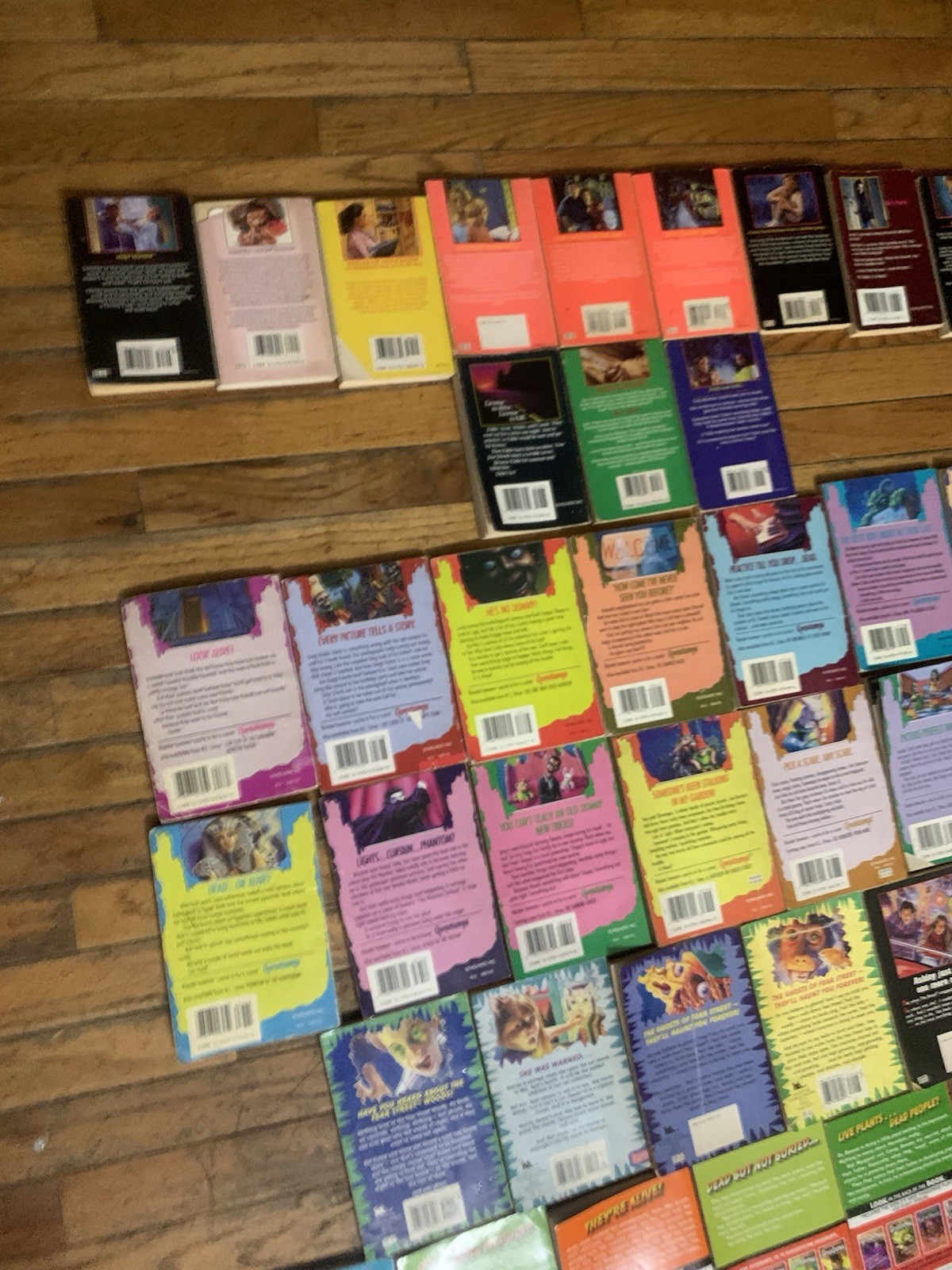 Lot of 68 Goosebumps /R.L Stine Some VTG ’90 Fear Street Most Wanted Horror VHS