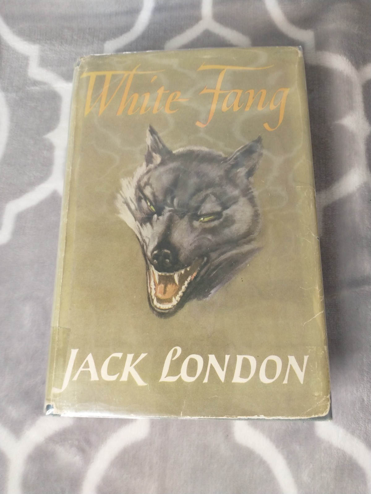 White Fang , Jack London ( The Macmillan Company, New York ) 1966 Hardback