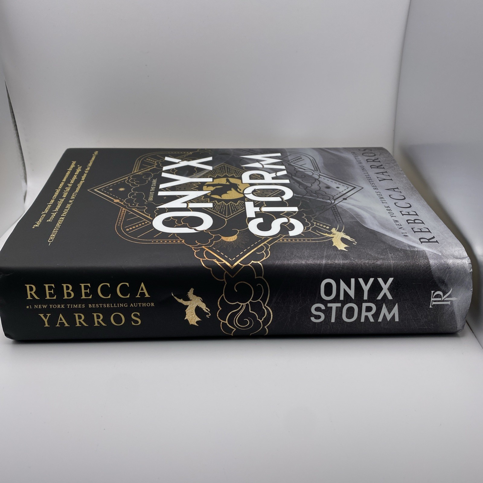 Onyx Storm – Yarros Rebecca | Hardcover | VERY GOOD