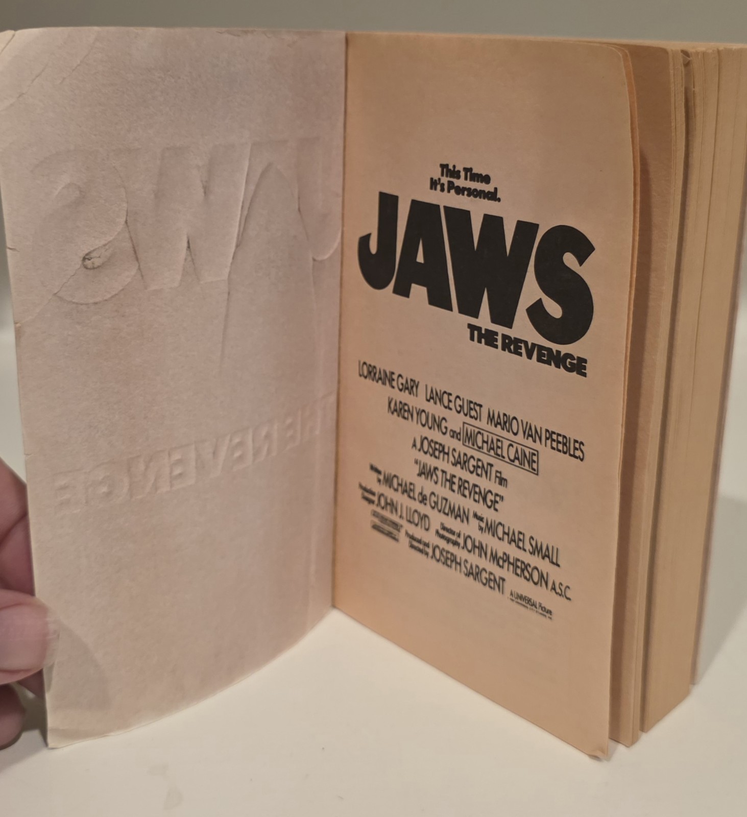 Jaws: The Revenge by Hank Searls Paperback 1987 1st Printing – Acceptable