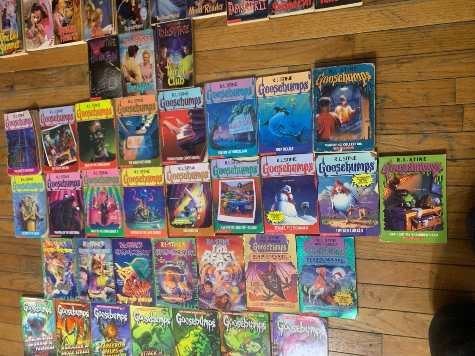 Lot of 68 Goosebumps /R.L Stine Some VTG ’90 Fear Street Most Wanted Horror VHS